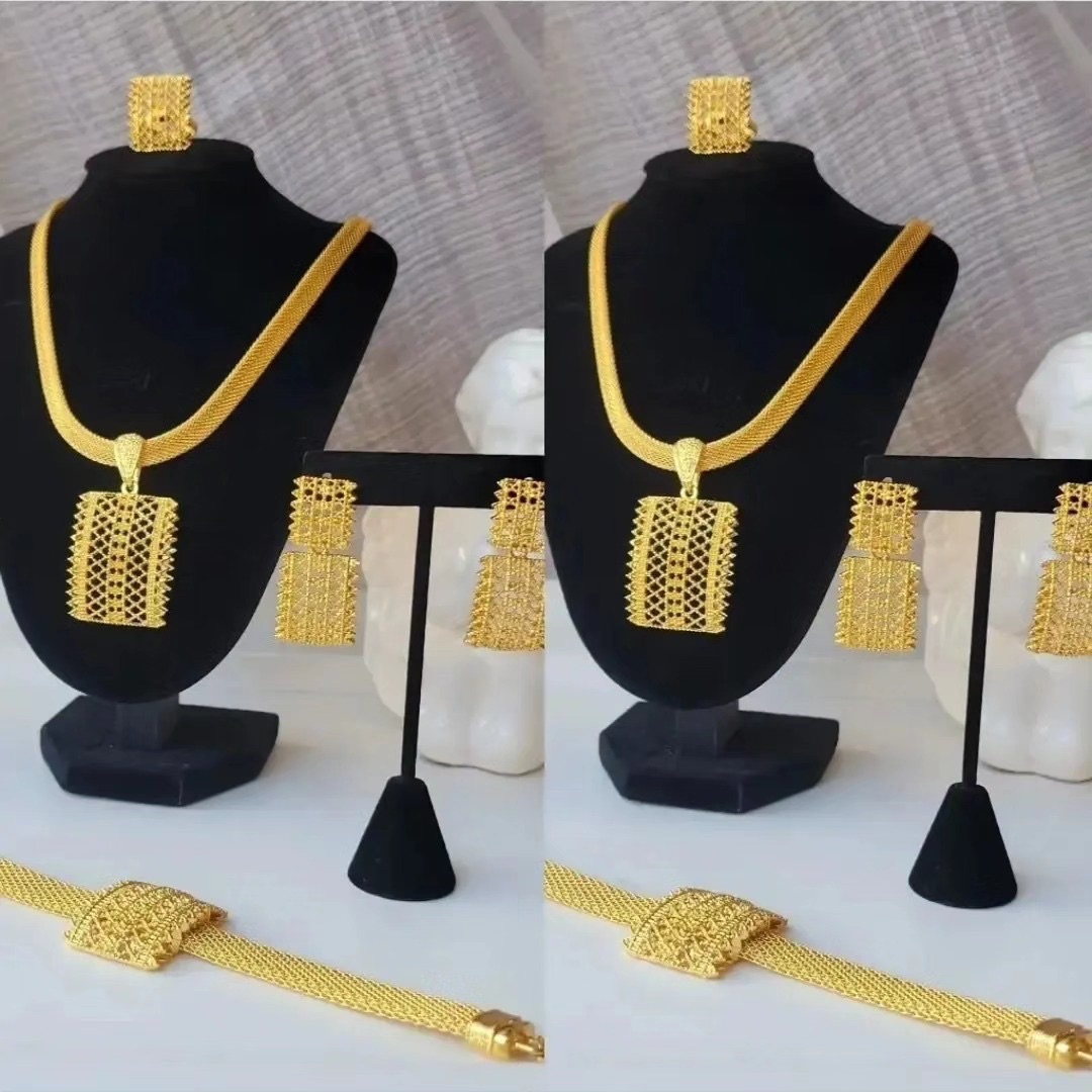 Sets — Statement Pendant Set